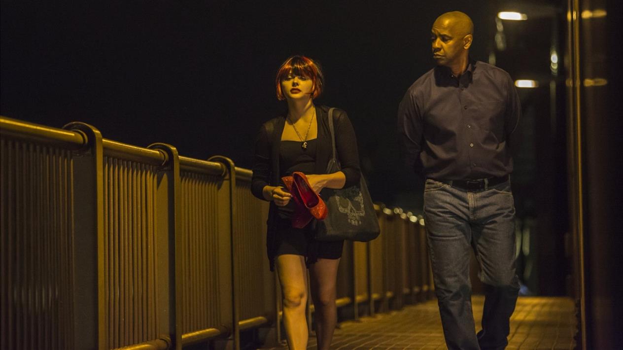 THE EQUALIZER - ADALET Kendi kendini emekli etmiş, gizemli geçmişini geride bırakıp, sakin ve sessiz bir yaşama doğru yelken açmış olan McCall, acımasız Rus mafyasının kontrolü altındaki Teri isimli genç kızla tanışınca onun içinde bulunduğu duruma kayıtsız kalamaz. McCall, içindeki adalet duygusunun peşinden giderek Teri'ye yardım edecektir...